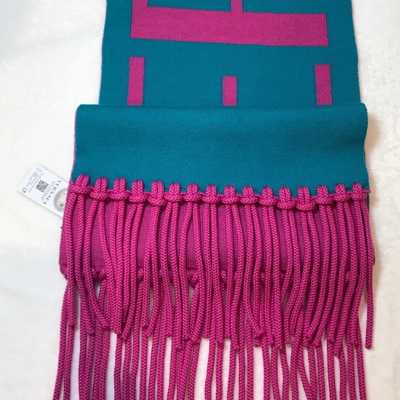 VERSACE SCARF NEW - Picture 3 of 4